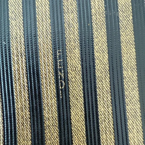 Beautiful Authentic Vintage Fendi Penguin Stripe Crossbody - Picture 3 of 16